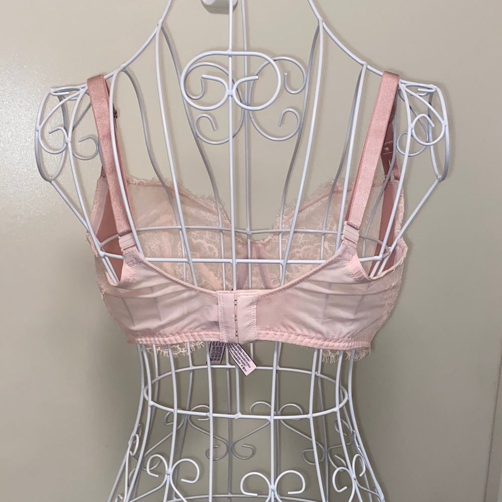 Victoria's Secret Lace Bra in Soft Pink - Picture 2 of 4
